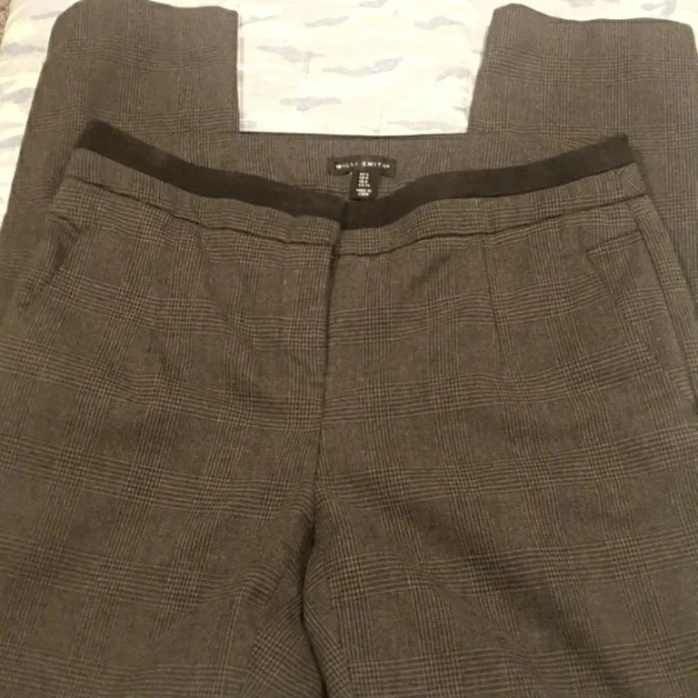 Willi Smith dress slacks. Gray, size 4